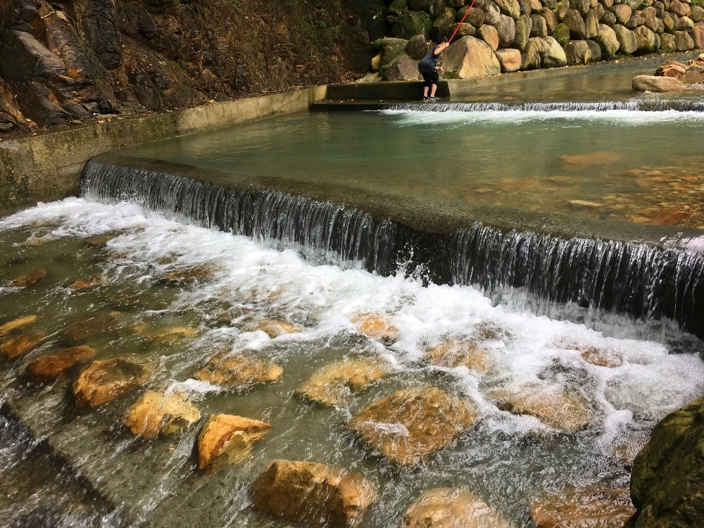 天然溪水