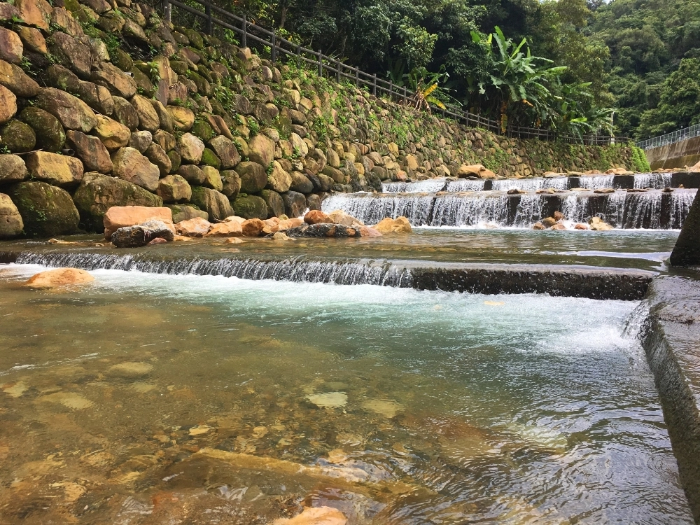 天然溪水