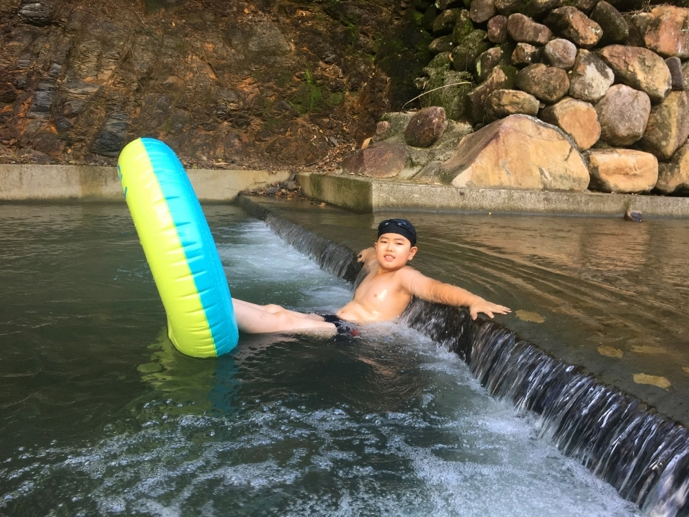 天然溪水