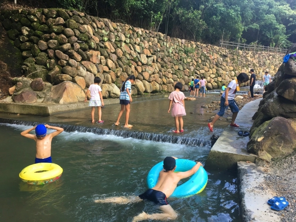 天然溪水