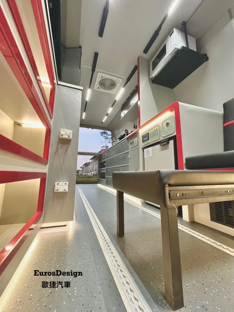品牌服務車 車體打造 IVECO維修 IVECO4輪驅動 車體打造 專業車體改裝 IVECO露營車中古車
