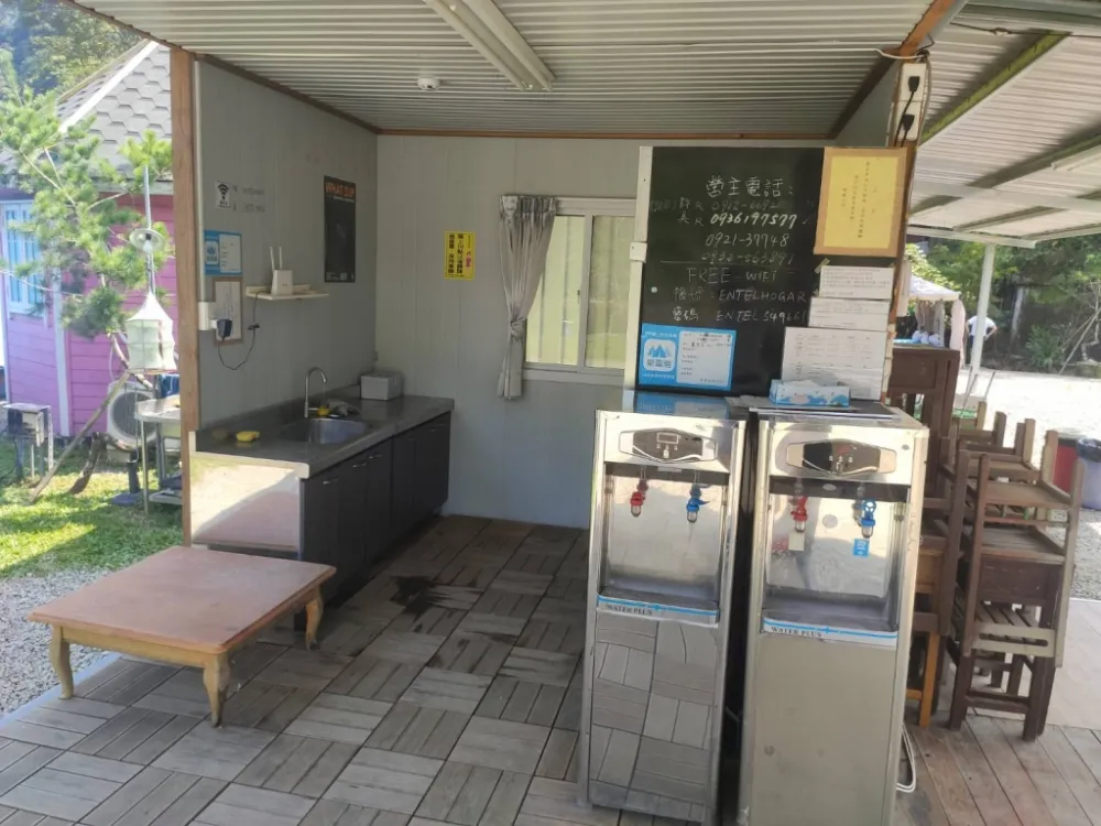 營本部-附設冷熱飲水機、流理臺、冰箱